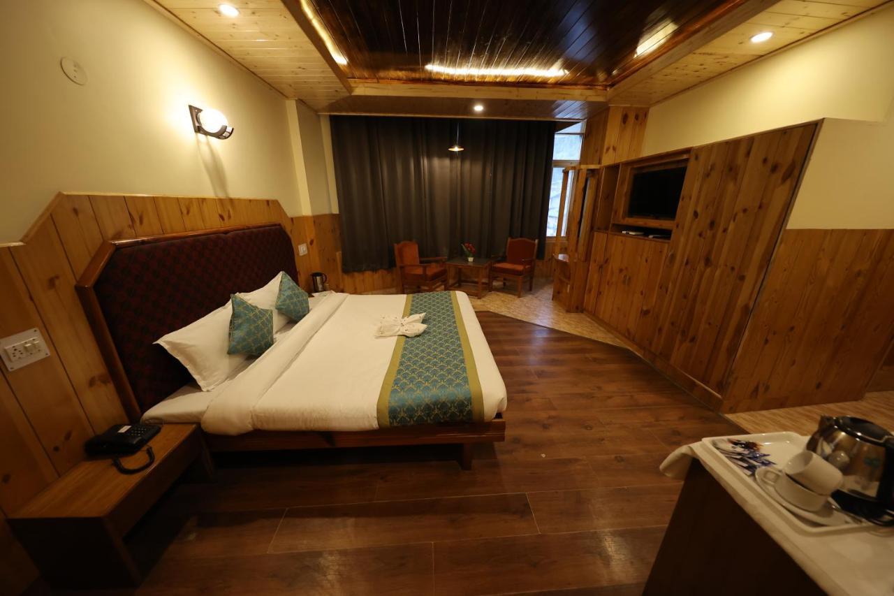 Hotel Yak Manāli Eksteriør billede